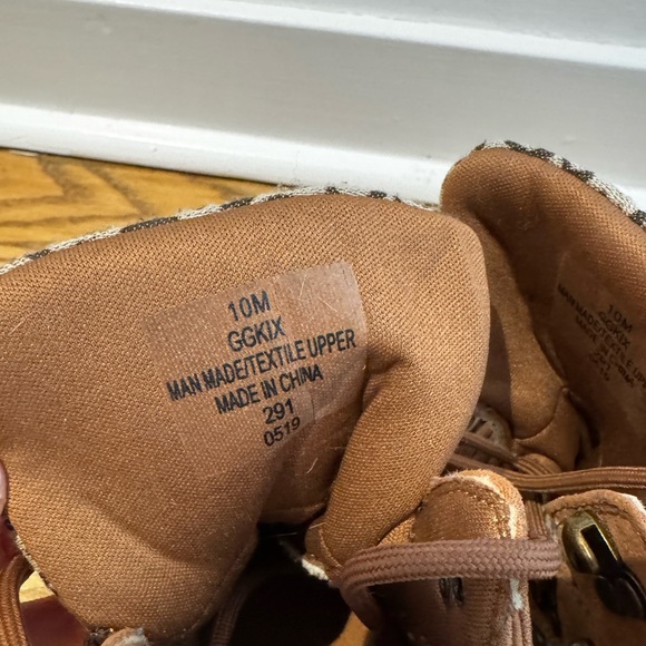 Guess boots. - Picture 5 of 6